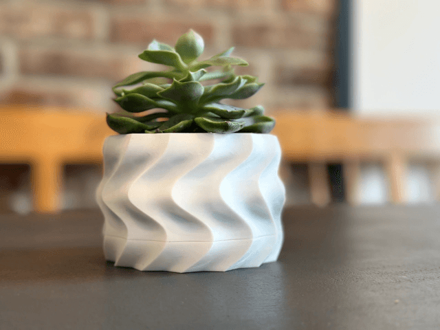 Twisted planter